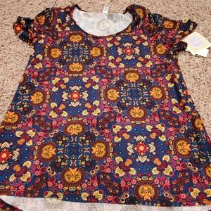 NWT Lularoe Classic Tee